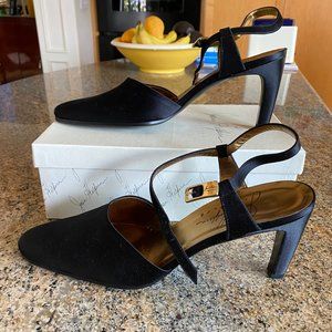 Vintage Joan Helpern Signature Ankle Strap Pumps